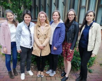 Die Rodewischer Schachmiezen beim Saisonfinale in Lehrte: (von links) Melanie Lubbe, Julia Movsesian, Regina Theissl-Pokorna, Magdalena Miturova, Alicja Sliwicka und Alena Kubikova.