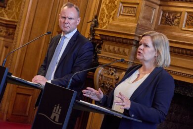Bundesinnenministerin Nancy Faeser (SPD) und die Innenministerkonferenz der Länder forderten bei einer Videokonferenz ein Ende von Gewalt und Hetze.
