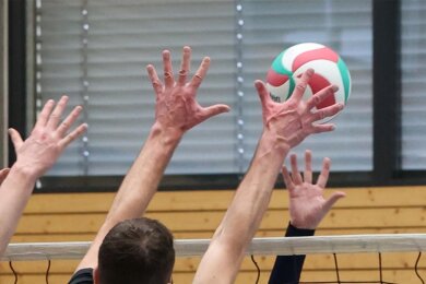 Fünf Volleyballteams aus Partnerkommunen kämpfen am Samstag in Schwarzenberg um den Turniersieg.