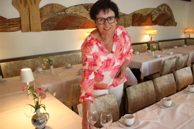 Ute Dathe übernimmt viele Arbeiten in ihrem Augustusburger Ferienhotel selbst.