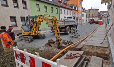 Baggerarbeiten zur Erneuerung eines Hausanschlusses auf der Karl-May-Straße zwischen Pestalozzistraße und Einmündung Oststraße. Dort wird eine 50 Jahre alte Gasleitung ausgewechselt. 
