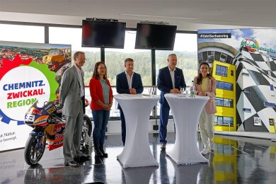 Vertreter von Sachsenring und Tourismusverband bei der Pressekonferenz zur neuen Kooperation.