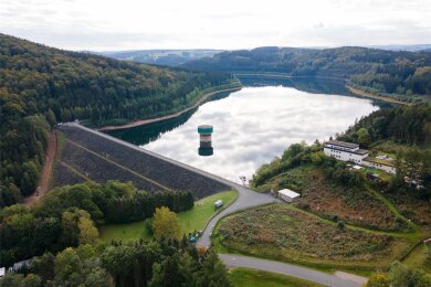 Nach bald 50 Jahren in Betrieb wird die Talsperre Lichtenberg im Osterzgebirge für die nächsten Jahrzehnte fit gemacht. Aus der Talsperre werden 200.000 Menschen im Raum Freiberg mit Trinkwasser versorgt.