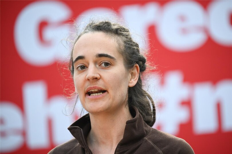 Die Kapitänin und Ökologin Carola Rackete ist Spitzenkandidatin der Linken für die Europawahl 2024.