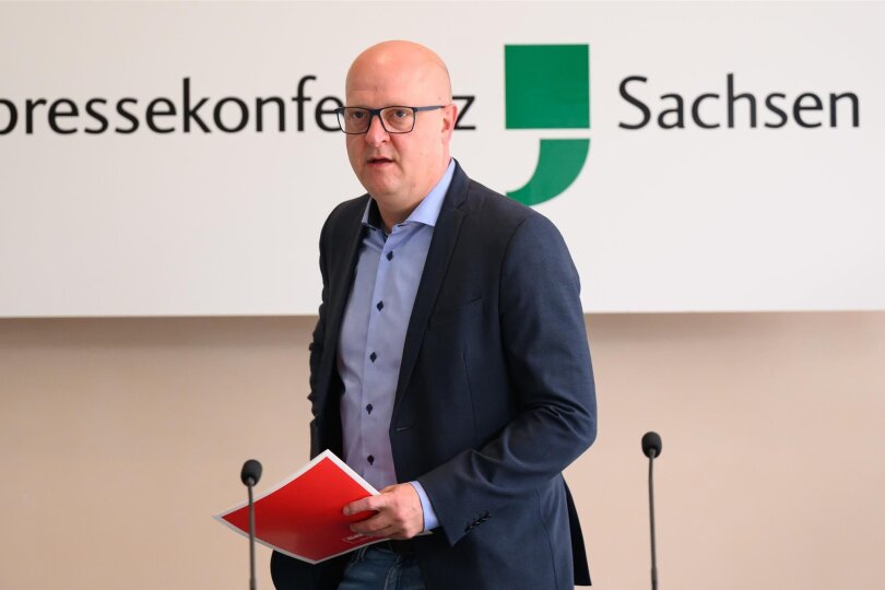 SPD-Chef Henning Homann bei der Pressekonferenz zur Europawahl im sächsischen Landtag.