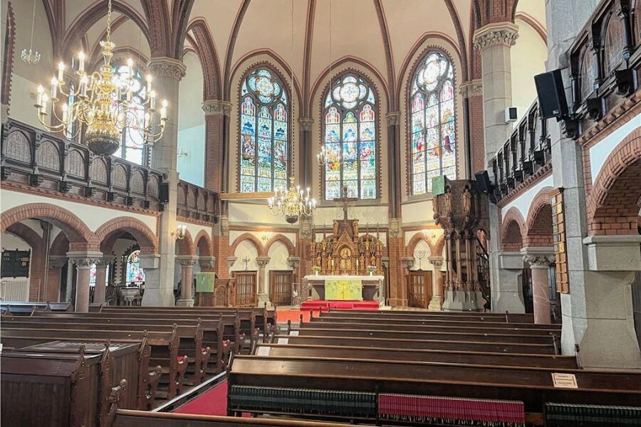 850 Jahre Aue und 130 Jahre Weihe: Auer Nicolaikirche feiert mit Konzert - Der Altarraum der Nicolaikirche Aue. Dort findet ein Konzert aus Anlass ihrer Weihe vor 130 Jahren statt.