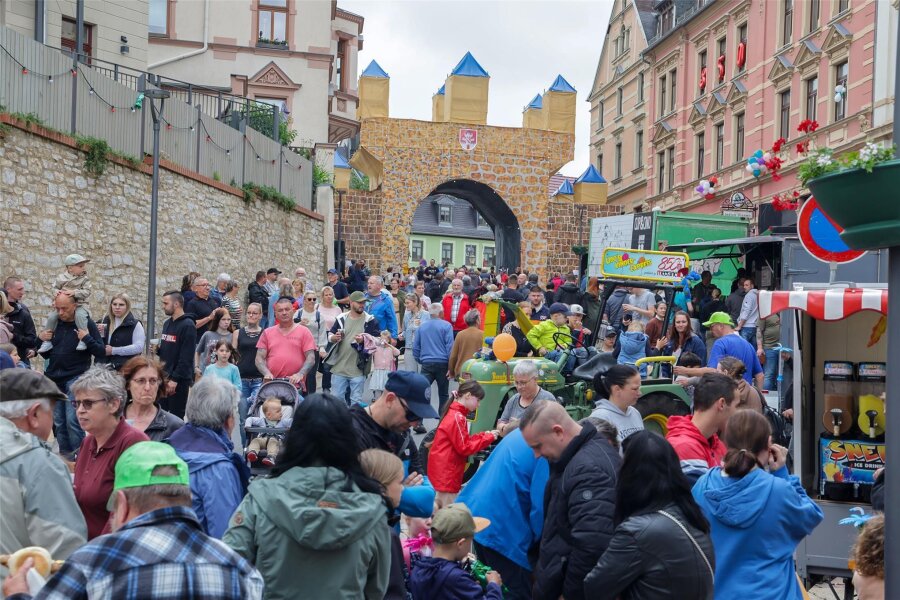 850 Jahre Meerane: Warum nach dem Abschluss der Festwoche noch ein ganz spontaner Flashmob folgt - Blick zum Stadttor an der Badener Straße. Hier soll am Sonntag ein Flashmob stattfinden.