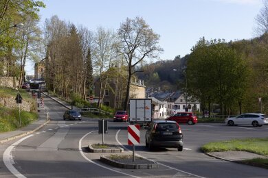In diesem Bereich der B 101 in Annaberg-Buchholz rollt der Verkehr noch. Doch wenig später geht es auf der Talstraße nicht mehr weiter. Eine von mehreren Baustellen auf der Bundesstraße im Stadtgebiet.
