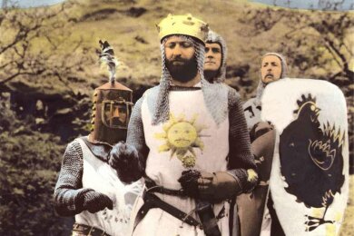 Einer der legendären Filme des Sextetts: „Die Ritter der Kokosnuß“ aus dem Jahr 1974. Der Stoff diente 30 Jahre später als Vorlage für das Musical „Spamalot“.