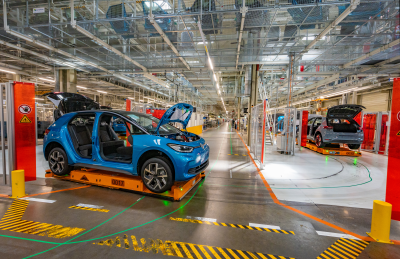 In den Werkhallen bei VW in Zwickau kriselt es derzeit. Über 250 Mitarbeiter bekommen ihre befristeten Verträge nicht verlängert.
