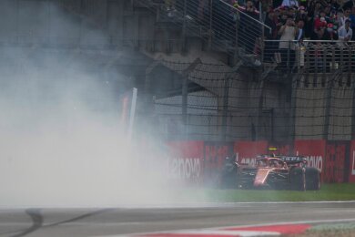 Carlos Sainz hatte im Ferrari beim Qualifying in China einen Unfall.