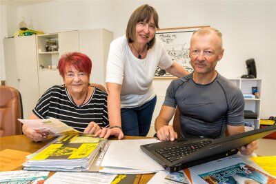 Sigrun Gebhardt, Ines Hegewald und Bert Körner (v. l.) gehören zu dem Team, das seit fast zwei Jahren mit der Organisiation der Festwoche beschäftigt ist.