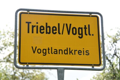Kein Weg nach Triebel: Die Staatsstraße 307 von Oelsnitz aus war am Freitagvormittag kurzfristig dicht.