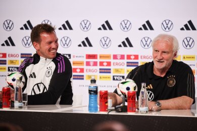 Bundestrainer Julian Nagelsmann (l.) und Sportdirektor Rudi Völler können sich auf mit Real Madrid freuen.