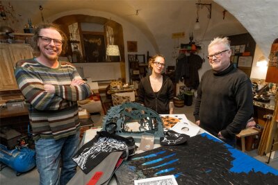 Hatten sich ursprünglich das Atelier zu dritt aufgebaut: Alexander Müller-Leichsner, Tina Röder und Glenn West (von links). Der gebürtige Engländer lebt und arbeitet mittlerweile nicht mehr in Annaberg-Buchholz.