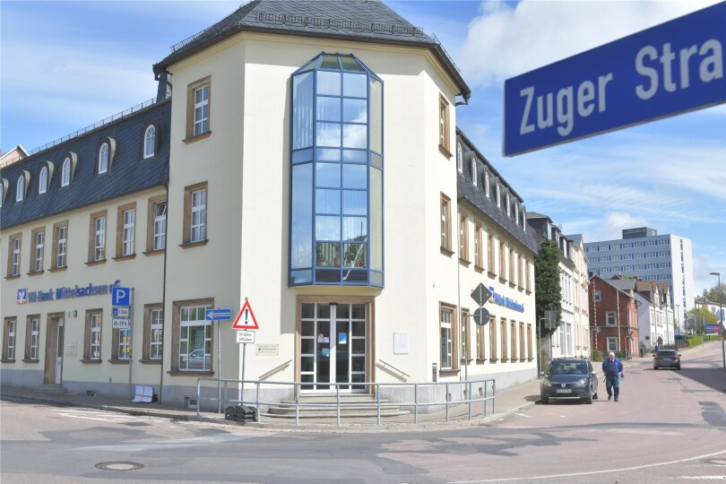 Die Filiale der VR Bank Mittelsachsen eG in Brand-Erbisdorf schließt. Dennoch soll ein Service vor Ort erhalten bleiben.