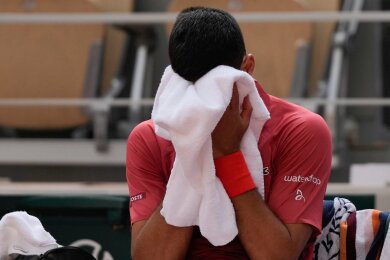 Kann nicht zu seinem Viertelfinale in Paris antreten: Novak Djokovic.
