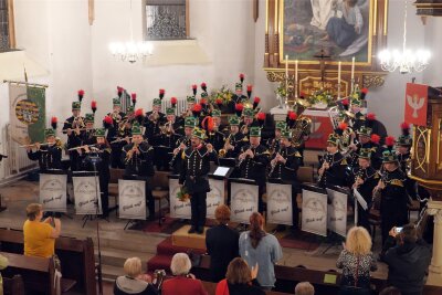 Im Verlauf der Premiere der Montankonzert-Reihe im Jahr 2021 war das Bergmusikkorps „Frisch Glück“ Annaberg-Buchholz/ Frohnau in Geyer zu Gast. Die St.-Laurentius-Kirche in der Bingestadt wird auch in diesem Jahr wieder eine Spielstätte auf der Tour des Ensembles sein.