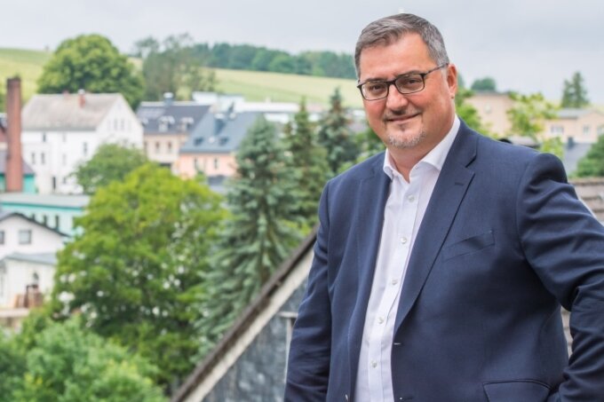 96,9 Prozent: Volkmar Viehweg bleibt Bürgermeister von Stützengrün - Volkmar Viehweg bleibt Ortschef von Stützengrün.