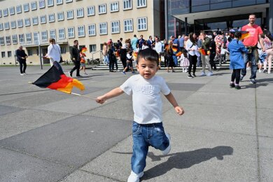 Vor knapp drei Wochen feierte der Landtag sein traditionelles Einbürgerungsfest. 2023 wurden im Freistaat 2548 Personen eingebürgert.