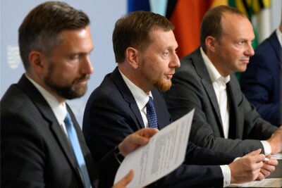 Fachkräfte ein und derselben Koalition, aber nicht immer einer Meinung: Martin Dulig (SPD), Michael Kretschmer (CDU) und Wolfram Günther (Grüne/von links).