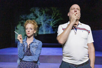 Julia Hell als Dora und Stephan Schäfer als Gote in "Über Menschen" in einer Inszenierung des Theaters Plauen-Zwickau.