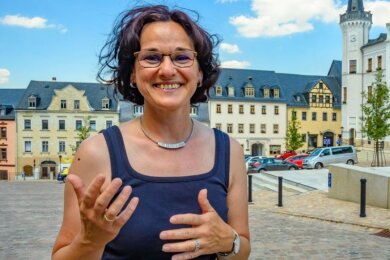 Bei der Landratswahl in Zwickau hat die Kirchberger Bürgermeisterin Dorothee Obst nur zehn Stimmen Rückstand. Dass sich das Ergebnis noch ändert, ist nicht ganz ausgeschlossen.