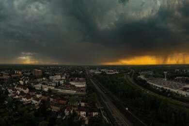 Über Duisburg hat sich der Himmel verdunkelt.