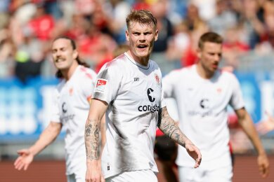 Der FC St. Pauli hat sich die Zweitliga-Meisterschaft gesichert.