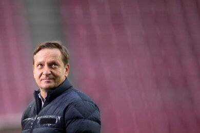 Ein Neuanfang mit einem Trainer ohne BVB-Vergangenheit wäre womöglich besser gewesen, findet Horst Heldt.