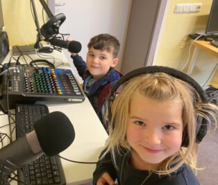 Das Ganztagsangebot Schulradio ist bei den Kindern der Grundschulen der Saxony International School besonders beliebt. 