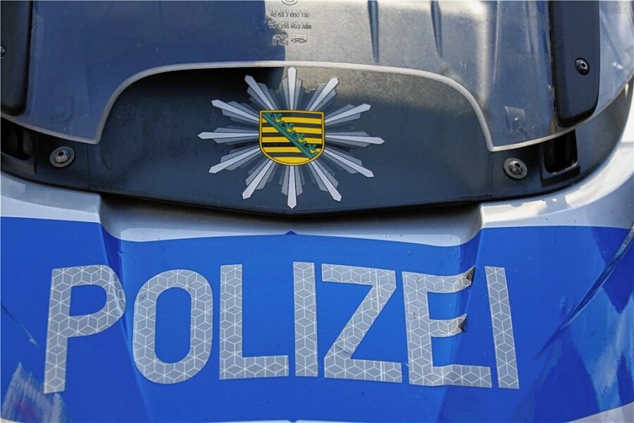 A 72: Unfall bei Obergräfenhain - Die Polizei eilte am späten Montagnachmittag zu einem Unfall an der Anschlussstelle Rochlitz der A 72.