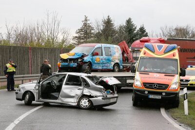 A4-Auffahrt Chemnitz-Glösa: Zwei Verletzte bei Unfall - 