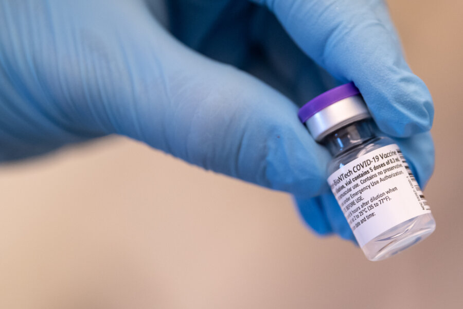 Ab Gründonnerstag wird in den sächsischen Impfzentren nur noch Biontech verimpft - 