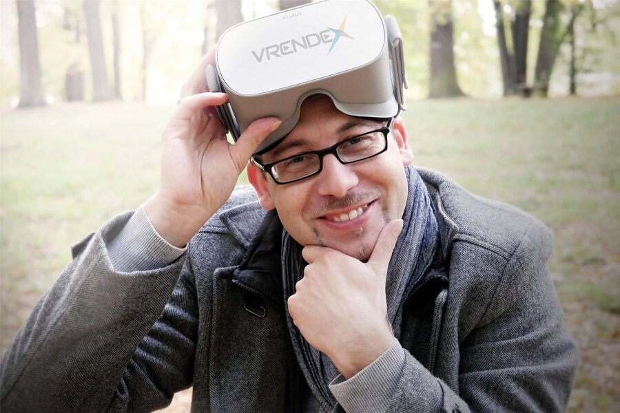 Ab ins Silicon Valley: Software-Schmiede aus Mittelsachsen auf den Spuren der KI - Manuel Dudczig, Gründer der Vrendex GmbH, ist Spezialist, wenn es darum geht, die virtuelle Brille aufzusetzen.