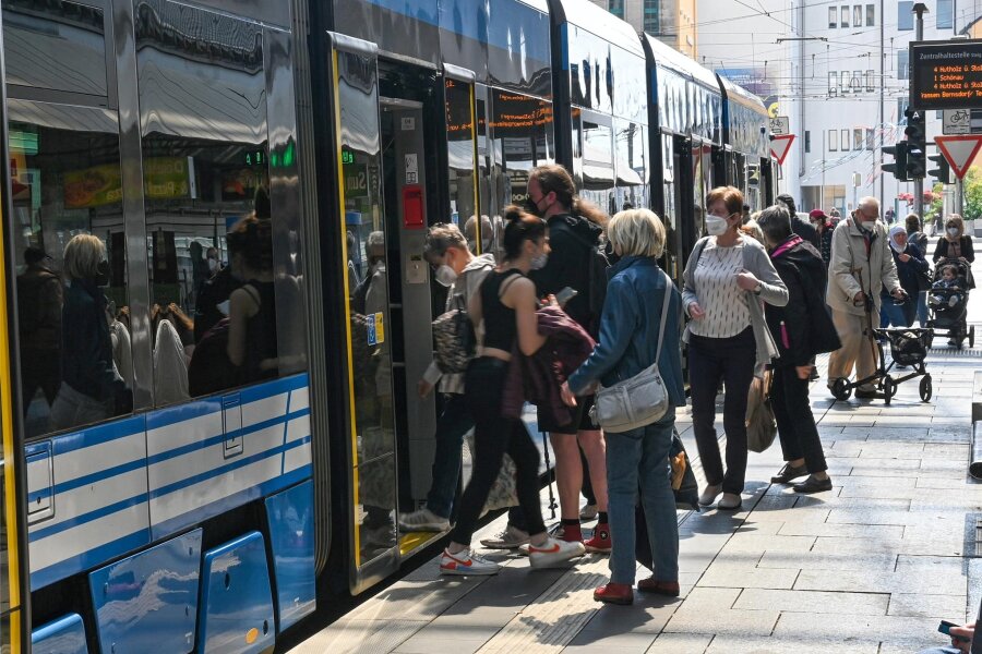 Ab Montag: Einschränkungen bei Bus und Bahn in Chemnitz - Auf zwei Straßenbahnlinien gibt es ab Montag Einschränkungen. Auch Buslinien sind betroffen.