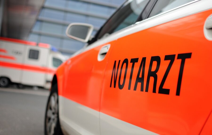 Abbiege-Unfall in Zwickau: Drei Verletzte und 20.000 Euro Schaden