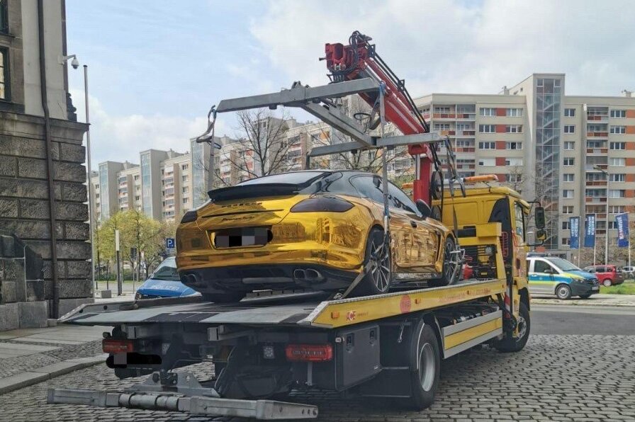 Abgeschleppter Gold-Porsche in Dresden: Wie stark darf ein Auto auf deutschen Straßen glänzen? - 
