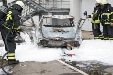 Abgestelltes Auto ausgebrannt - Ein an der Straße Häuersteig in Freiberg abgestellter Mazda ist am Sonntag ausgebrannt.