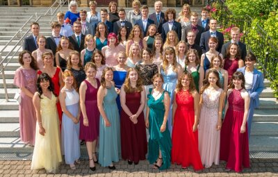 Abitur 2021: Marienberger Gymnasiasten präsentieren sich festlich - 