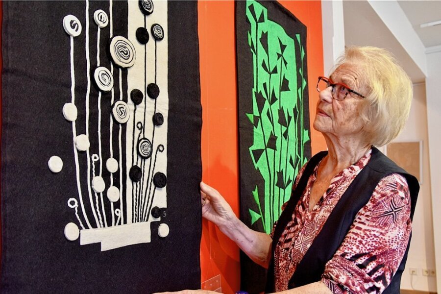 Abschied von einer Frau mit Gefühl für Stoffe: Gudrun Schmidt ist tot - Noch im Frühjahr stellte die Textilkünstlerin Gudrun Schmidt im Limbach-Oberfrohnaer Esche-Museum rund 50 ausgewählte Werke ihres Schaffens aus. Nun ist sie mit 88 Jahren gestorben. 