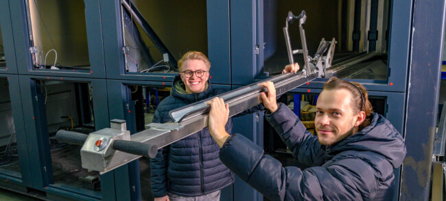 Fahrrad-Garage im Container: Patrick Rabe (links) und Steve Winter von der Firma RWC Factory Gmbh aus Chemnitz entwarfen eine sichere Bike-Unterkunft. 