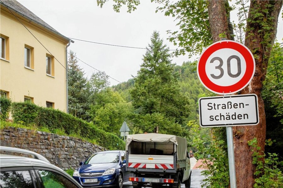 Auf dem nicht ausgebauten Teilstück der S 237 in Falkenau gilt jetzt die zulässige Höchstgeschwindigkeit von 30 Kilometer pro Stunde. 