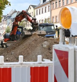 Achtung! Hier sind Straßen gesperrt - Gebaut wird überall, auch in Rochlitz. 