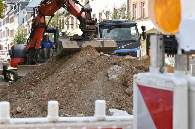 Achtung! Hier sind Straßen gesperrt - Gebaut wird überall, auch in Rochlitz. 