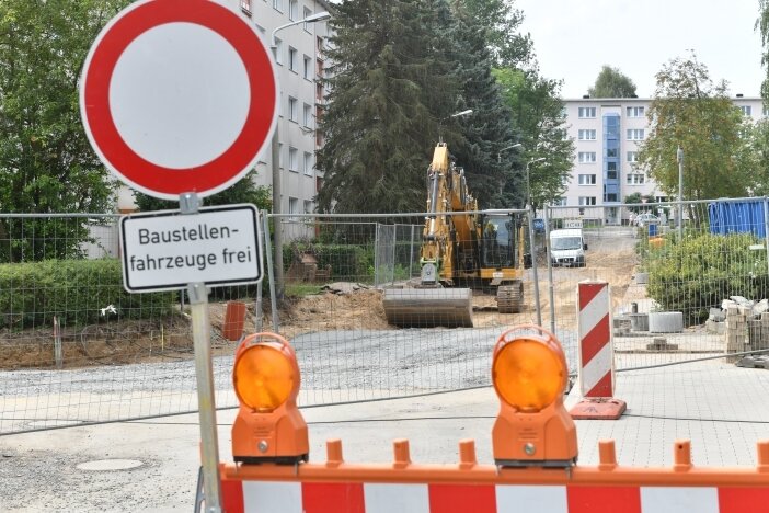 Achtung! Hier wird gebaut - Die Tschaikowskistraße in Freiberg wird derzeit gebaut. 