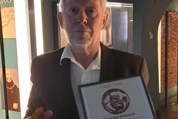 Adam-Ries-Preis für Uhrmachermeister - Egon Weißflog nach der Preisübergabe in Annaberg. 