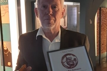 Adam-Ries-Preis für Uhrmachermeister - Egon Weißflog nach der Preisübergabe in Annaberg. 
