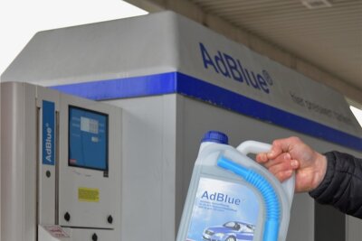 Adblue-Mangel: Unternehmen in Mittelsachsen sorgen sich um Preisexplosion