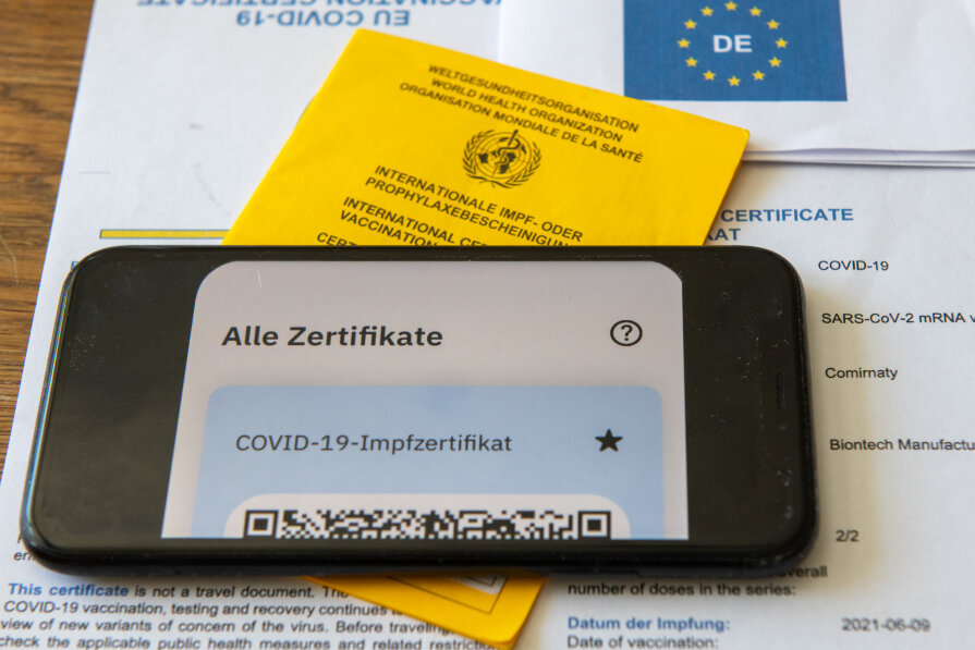 Ärger um dubiosen Impfausweis: Erzieherin aus Chemnitz vor Gericht 
